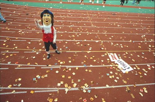 Throwing toast - a Penn tradition,1999, Tommy Leonardi,  photographer