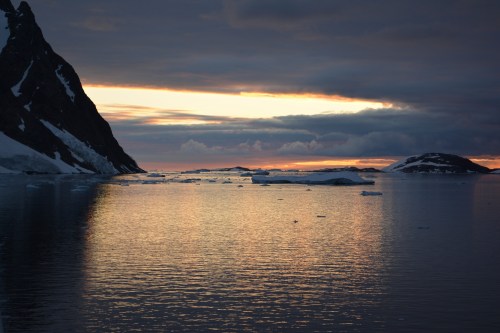 re we are navigating the spectacular Lemaire channel in the evening (photo: Dan Marks)